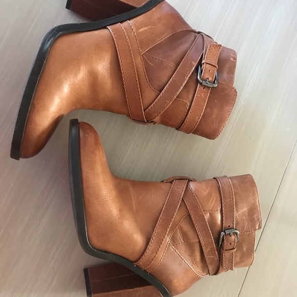 Vince Camuto Booties - Picture 5 of 7